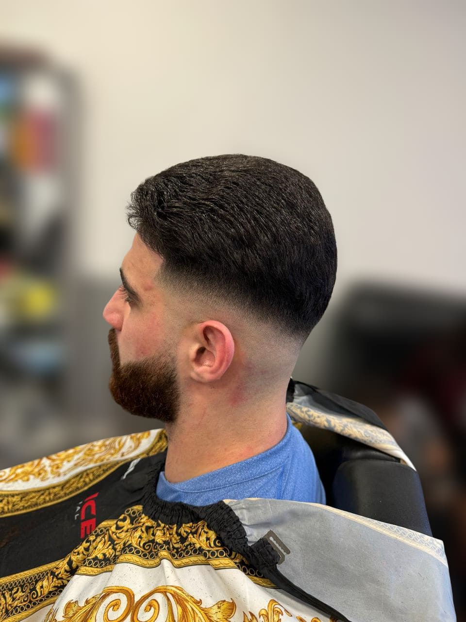 Mid Fade bei Afro Hair – präziser Übergang mit natürlichem Volumen im Afro American Barbershop Nürnberg